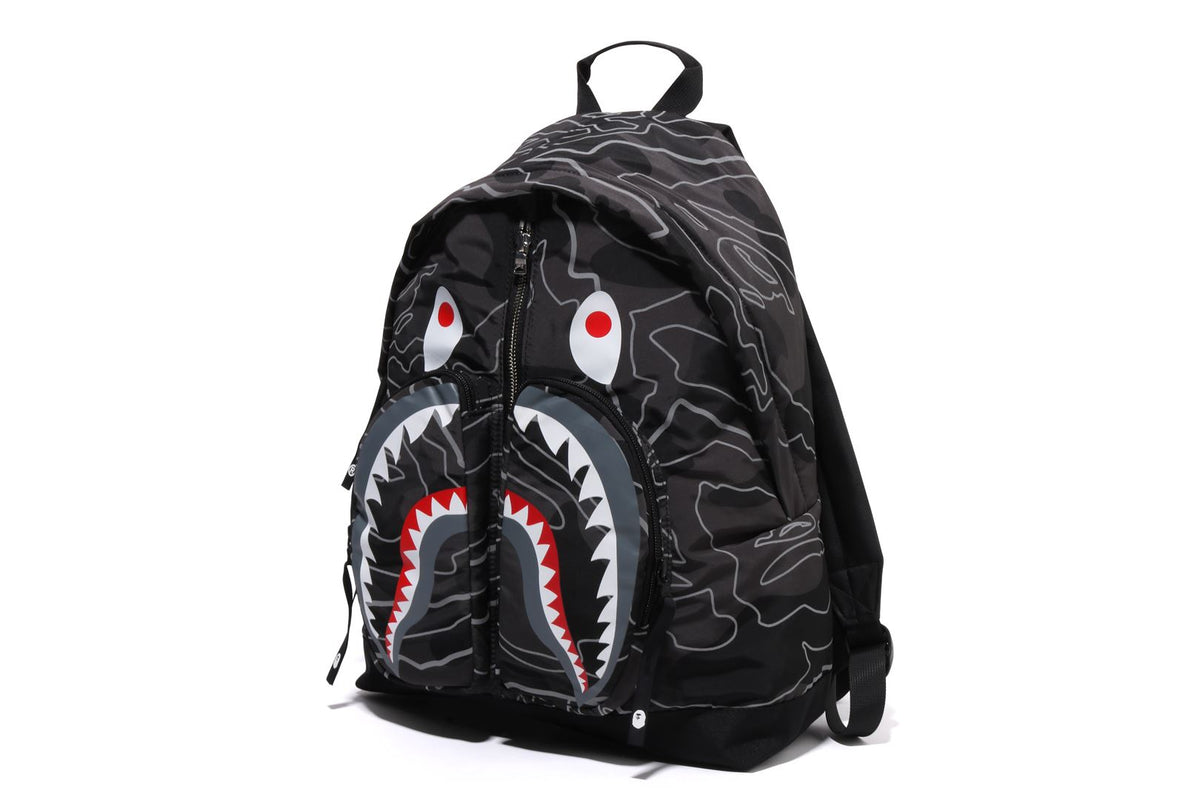 LAYERED LINE CAMO SHARK DAY PACK