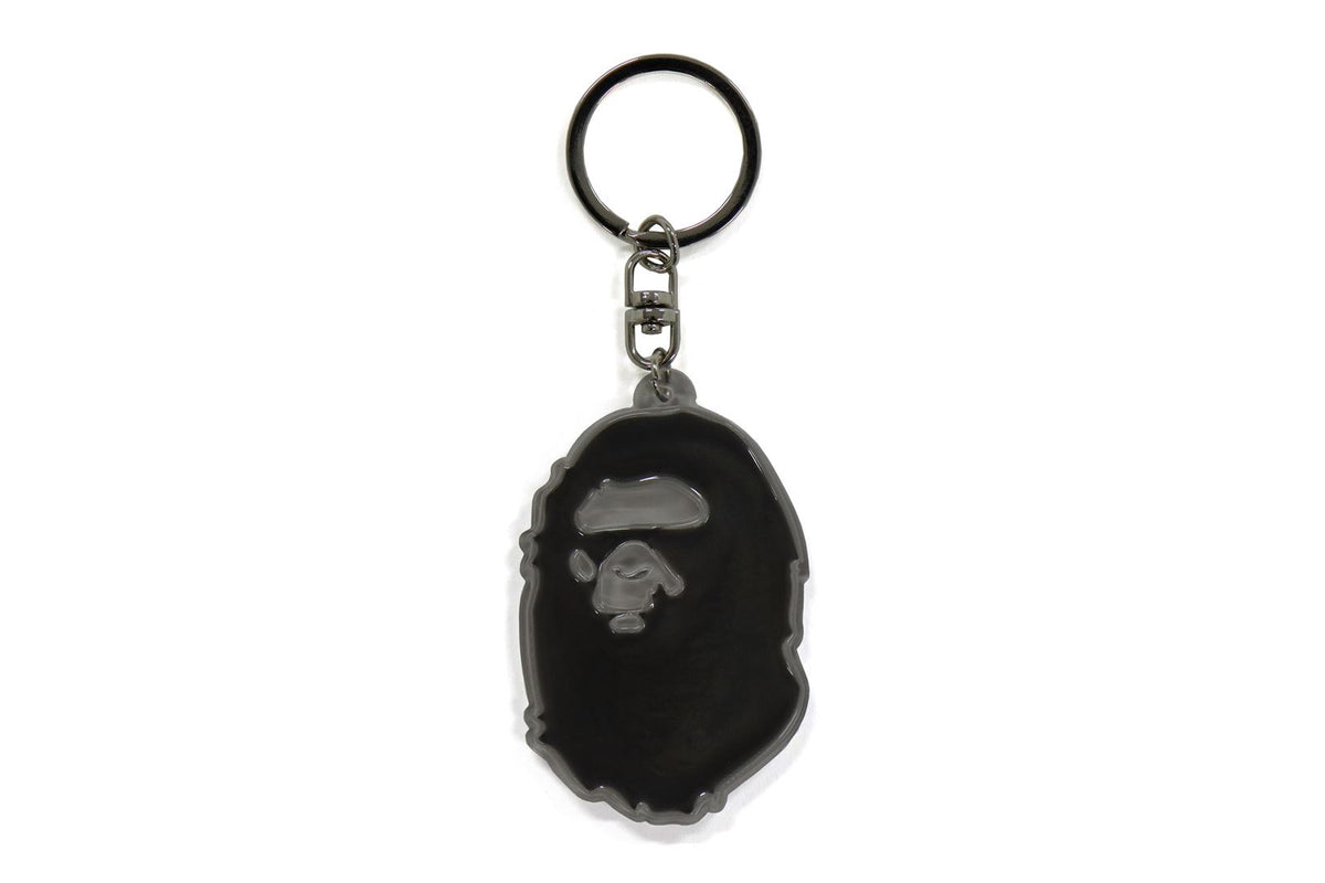【EMOTIONALLY UNAVAILABLE × BAPE】コラボ キーホルダー APE HEAD REFLECTIVE KEYCHAIN | bape.com