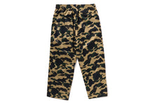 1ST CAMO LOOSE FIT TRACK PANTS