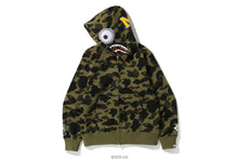 【 BAPE X MINIONS 】1ST CAMO SHARK FULL ZIP HOODIE