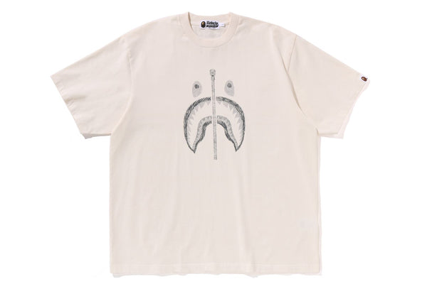 公式の店舗 FIT RELAXED SHARK DYE GARMENT TEE bape.com | トップス