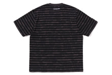 SOLID CAMO STRIPE ONE POINT RELAXED FIT TEE