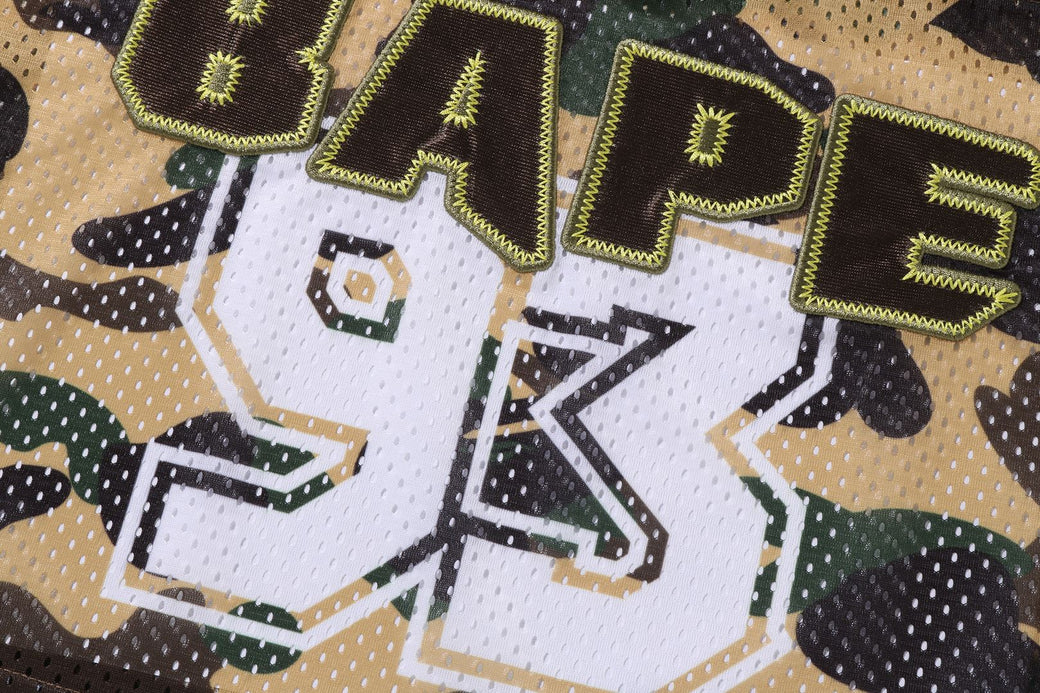 A BATHINGAPE ベイシングエイプ football Tシャツ 初代カモ 1ST CAMO BAPE CROPPED FOOTBALL TEE | bape.com