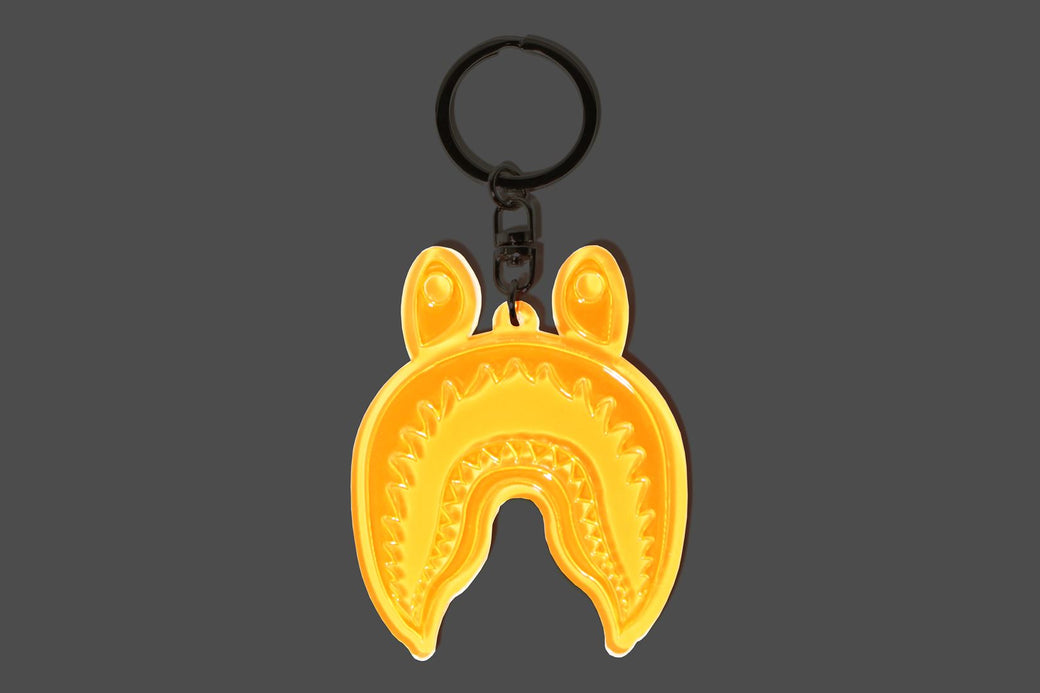 SHARK REFLECTIVE KEYCHAIN | bape.com