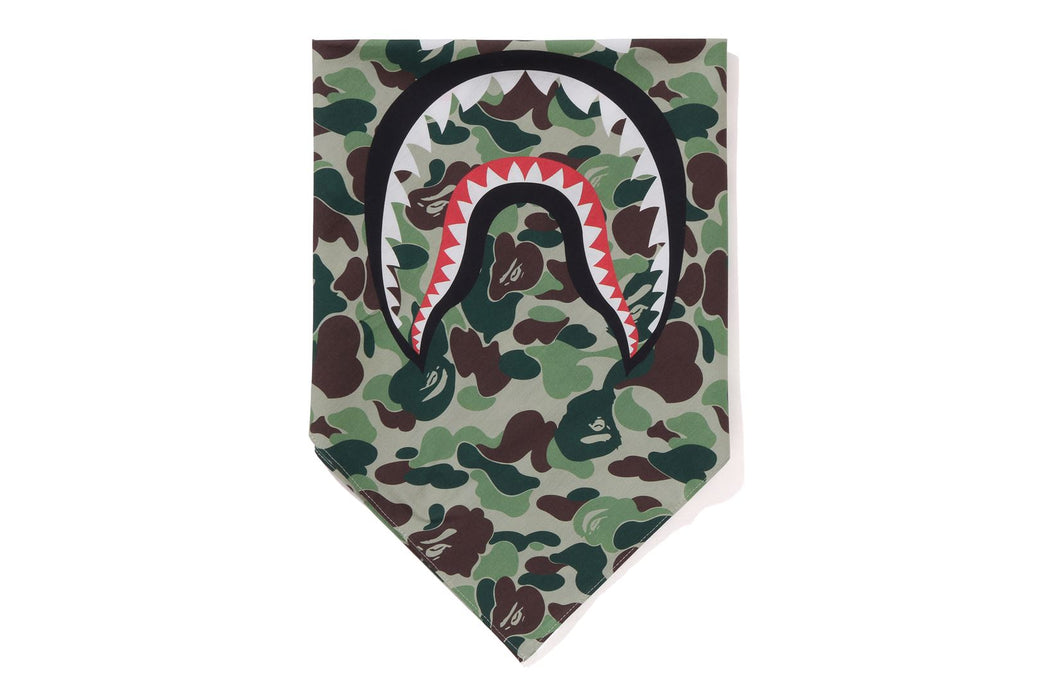 未使用品☆A BATHING APE bapeカモ シャークバンダナ ハンカチ 未使用品☆A BATHING APE bapeカモ シャークバンダナ ハンカチ