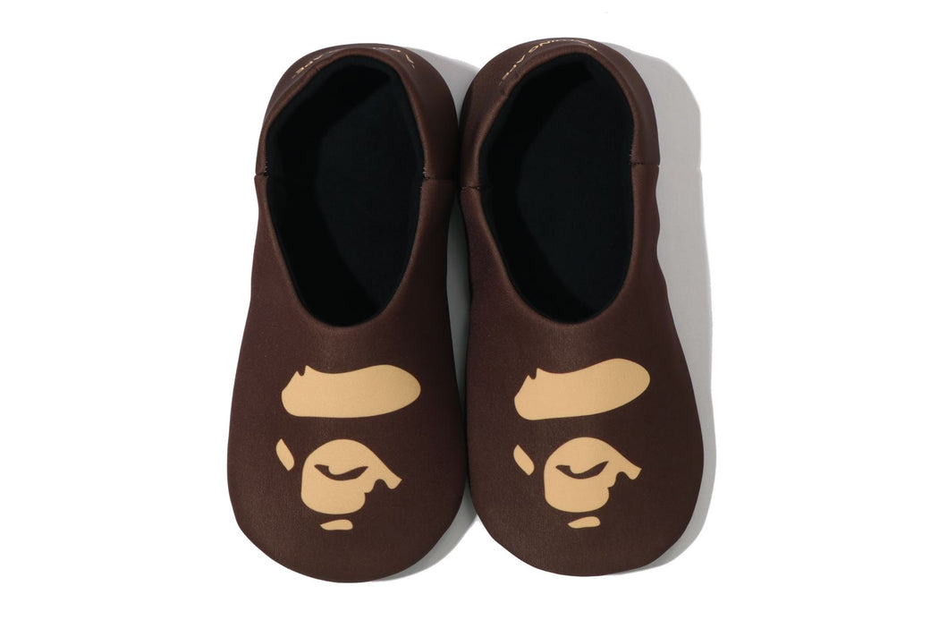 APE HEAD SLIPPERS ＆ POUCH SET TRAVEL | bape.com