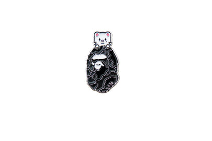 【 BAPE X STRAY KIDS 】JINIRET METAL PIN
