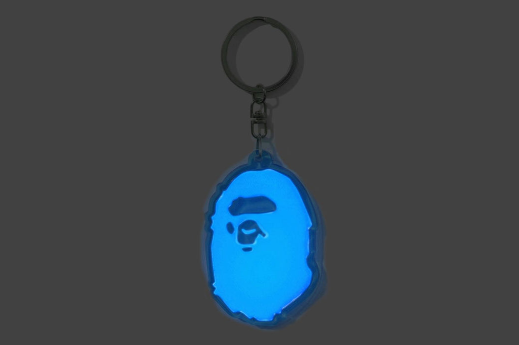 A BATHING APE キーホルダー　キーリング　ペンダントトップ APE HEAD REFLECTIVE KEYCHAIN | bape.com