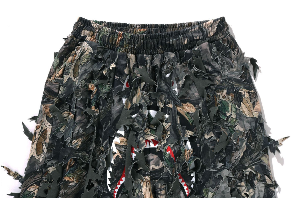[BAPE]TREEEDGE CAMO LASER CUT STRAIGHT SWEATPANTS 要在庫確認 TREE EDGE CAMO LASER CUT STRAIGHT FIT SWEAT PANTS | bape.com