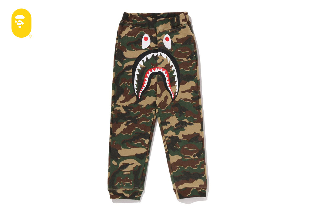 GLITCH WOODLAND CAMO SHARK SWEAT PANTS | bape.com