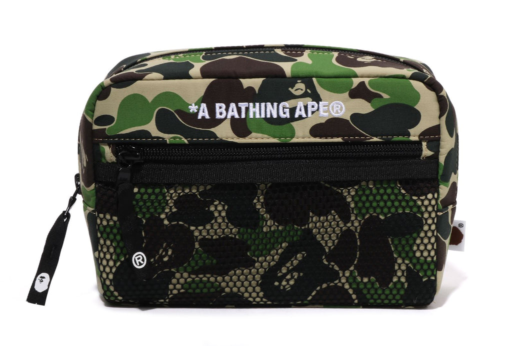 アベイシングエイプ　カモフラージュポーチ A BATHING APE（アベイシングエイプ）の「ABC CAMO FLIGHT POUCH