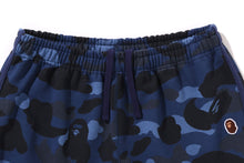 COLOR CAMO SWEAT SHORTS