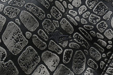 CROC PATTERN LEATHER KNEE LENGTH PANTS