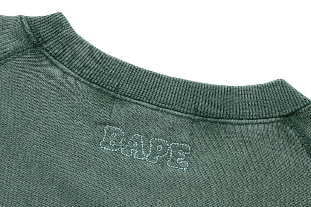 WASHED EFFECT COLLEGE PATCH RELAXED FIT CREWNECK SWEAT