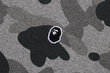 HEATHER GRAY CAMO APE HEAD ONE POINT CREWNECK SWEAT