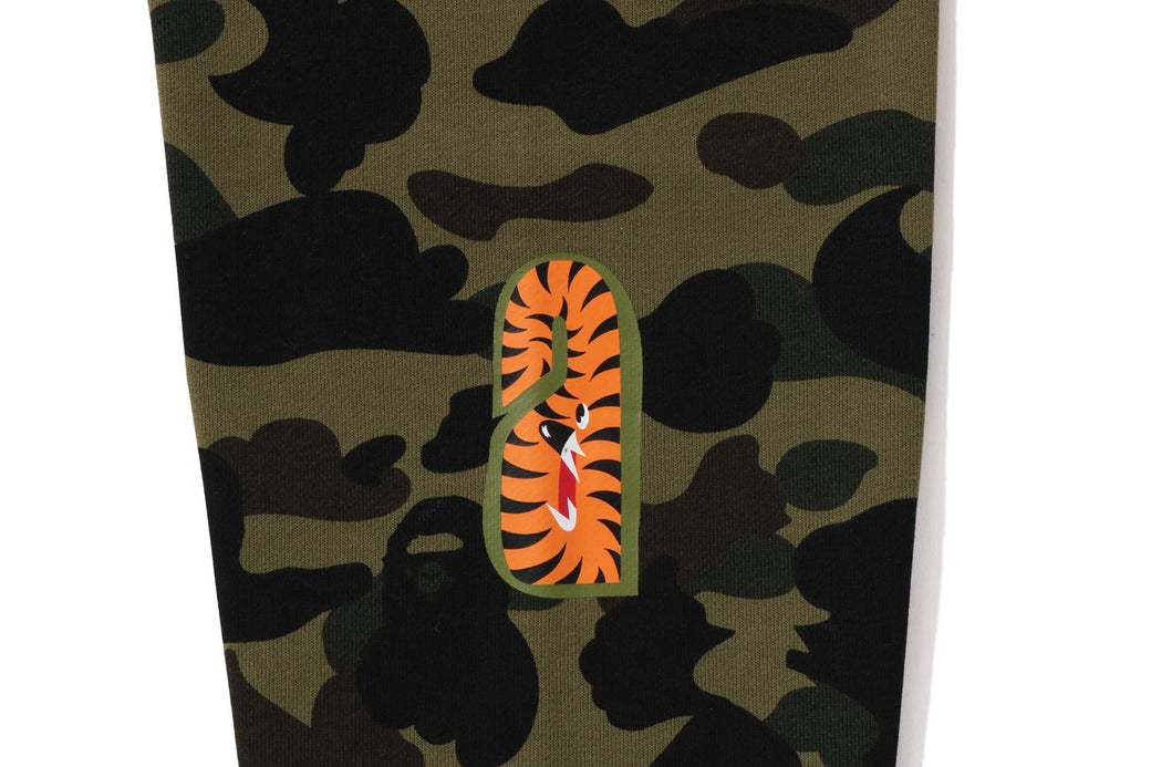 1ST CAMO SHARK CREWNECK | bape.com