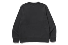 EMBOSS BUSY WORKS CREWNECK SWEATSHIRT