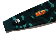 COLOR CAMO SHARK CREWNECK SWEATSHIRT