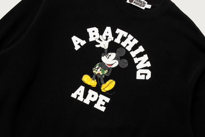 【 BAPE X DISNEY 】MICKEY MOUSE COLLEGE RELAXED FIT CREWNECK