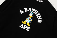 【 BAPE X DISNEY 】DONALD DUCK COLLEGE RELAXED FIT CREWNECK