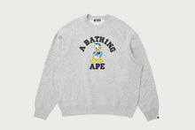 【 BAPE X DISNEY 】DONALD DUCK COLLEGE RELAXED FIT CREWNECK