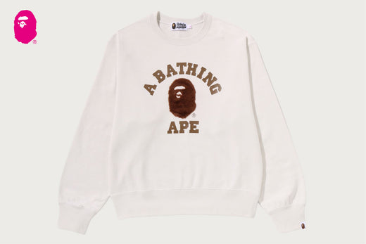 COLLEGE FUR PATCH CREWNECK SWEATSHIRT