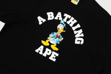 【 BAPE X DISNEY 】DONALD DUCK COLLEGE RELAXED FIT TEE