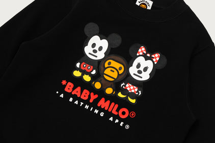 【 BAPE X DISNEY 】MICKEY MINNIE BABY MILO CREWNECK SWEATSHIRT
