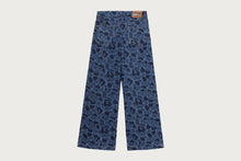 APEE CAMO EMBOSSED CAMO DENIM PANTS