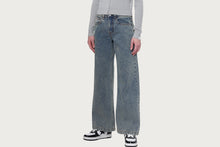 APEE WASHED STRAIGHT CUT DENIM PANTS