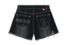 DISTRESSED SHORTS WITH WHITE STITCHING