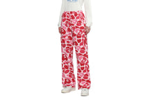 HEART BADGE CAMO SWEAT PANTS