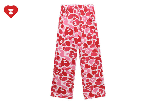 HEART BADGE CAMO SWEAT PANTS