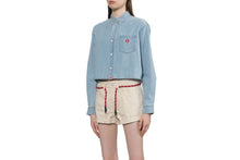 EMBRO BADGE CHAMBRAY CROPPED SHIRT