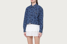 APEE CAMO HEART SHAPED POCKET CROPPED DENIM SHIRT