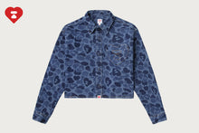 APEE CAMO HEART SHAPED POCKET CROPPED DENIM SHIRT