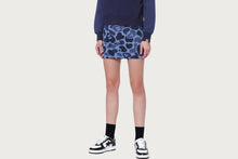 BACK HEART GRAPHIC CAMO MINI SKIRT