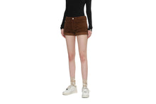 PU BADGE CORDUROY SHORTS