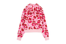 【 APEE X BABY MONSTER 】HEART BADGE ZIP HOODIE