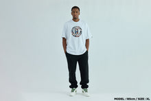 HYBRID CAMO BUSY WORKS RELAXED FIT TEE