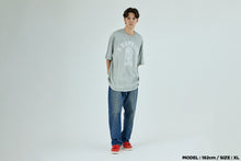 BRUSH COLLEGE RELAXED FIT TEE