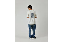 PAISLEY PATTERN APE HEAD TEE