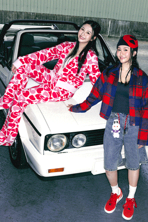 2025 FW APEE LOOKBOOK 3. Click this if you want to open image preview.