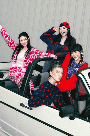 2025 FW APEE LOOKBOOK 8. Click this if you want to open image preview.