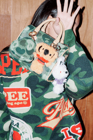 2025 FW APEE LOOKBOOK 9. Click this if you want to open image preview.