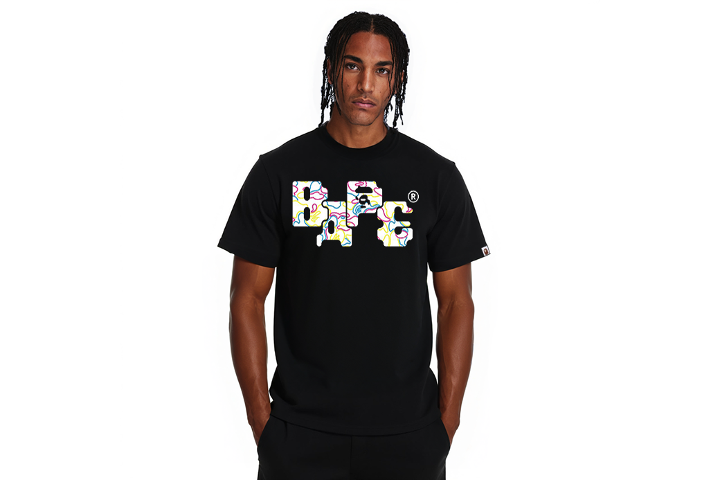 【A BATHING APE】3色展開 NEON CAMO 8BIT BAPE LOGO TEE UNISEX NEON CAMO 8BIT BAPE LOGO TEE | bape.com